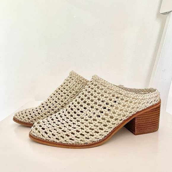 Intentionally Blank Cap Basket Mule in Bone (40 / US 10) - Picture 5 of 11